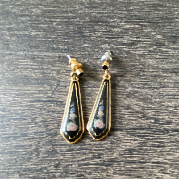 Vintage Teardrop Floral Black Gold Stud Earrings Set - Picture 1 of 6